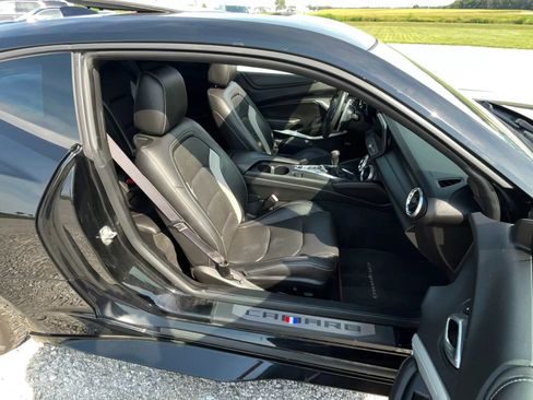 Used 2016 Chevrolet Camaro SS RWD image 10