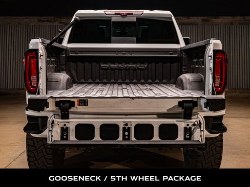 Used 2020 GMC Sierra 2500 Denali w/ Denali Ultimate Package image 8