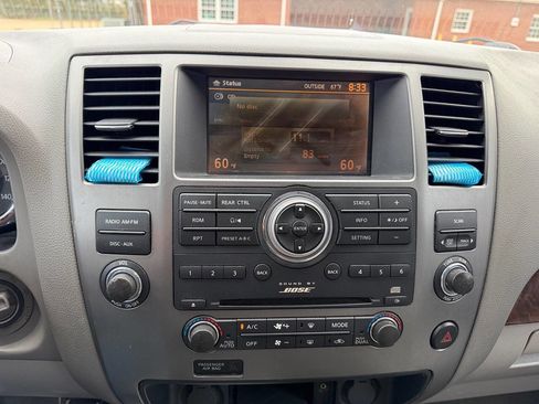 Used 2010 Nissan Armada Titanium RWD image 17