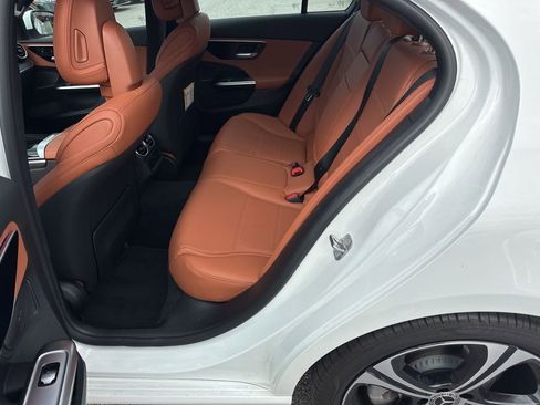 Used 2025 Mercedes-Benz C 300 Sedan image 9