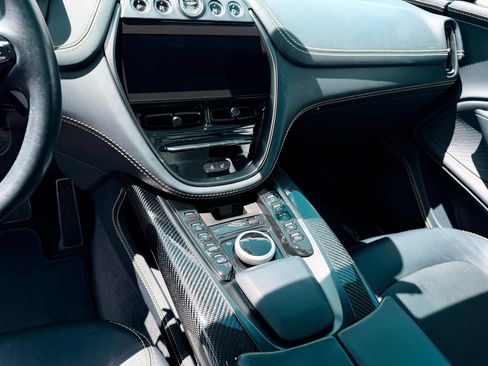 Used 2021 Aston Martin DBX AWD/4WD image 33