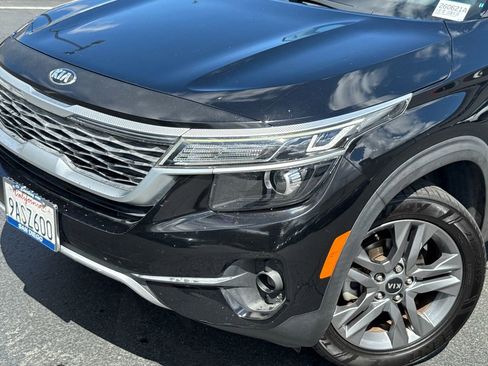 Used 2021 Kia Seltos S FWD image 3