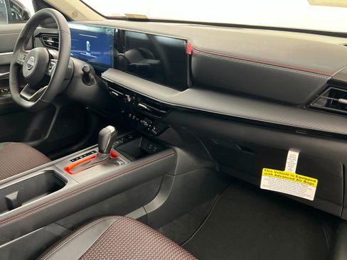 New 2026 Nissan Kicks SR w/ Cold Weather Package image 24