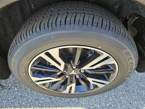 New 2026 Mitsubishi Eclipse Cross AWD image 11