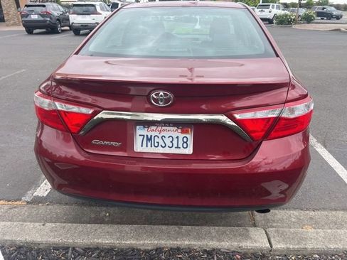 Used 2015 Toyota Camry SE FWD image 11