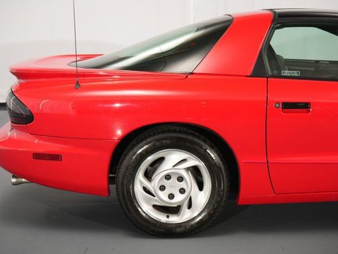 Used 1994 Pontiac Firebird Formula RWD image 18