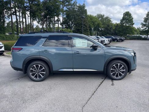 New 2026 Nissan Pathfinder Platinum w/ Lighting Package AWD/4WD image 2