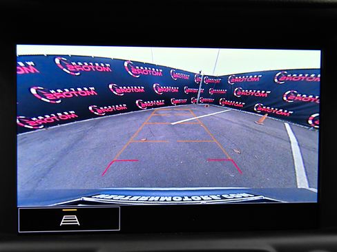 Used 2024 GMC Terrain SLT image 19