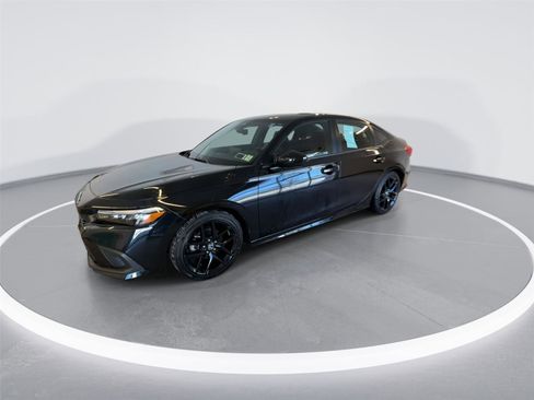 Used 2023 Honda Civic Sport image 3