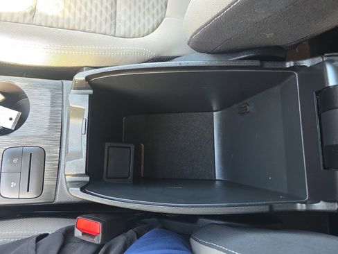 Certified 2022 Ford Escape SE w/ Cold Weather Package image 43