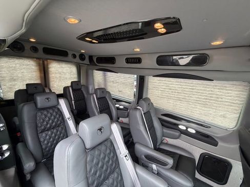 Used 2024 Ford Transit 250 148 Medium Roof Extended AWD image 57