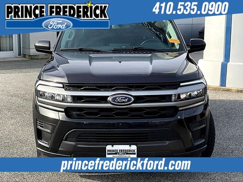Used 2024 Ford Expedition XLT image 2