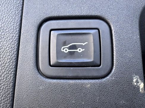 Used 2017 Cadillac XT5 Luxury w/ Driver Awareness Package image 30