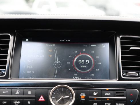 Used 2016 Kia K900 Luxury image 19