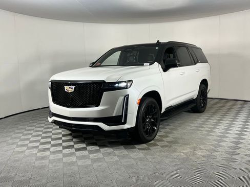 Used 2024 Cadillac Escalade Sport image 3