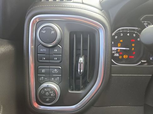 Used 2019 GMC Sierra 1500 SLT w/ X31 Off-Road Package image 19