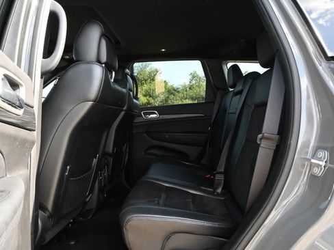 Used 2021 Jeep Grand Cherokee Laredo X RWD image 19
