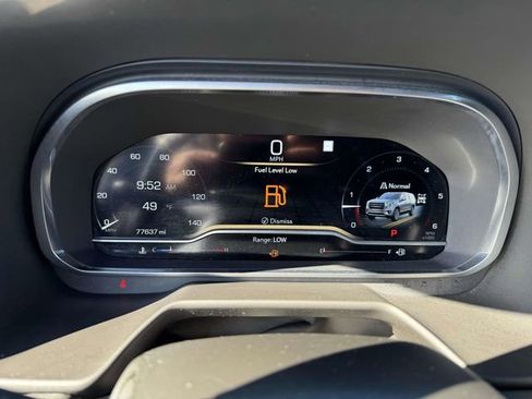 Used 2022 GMC Yukon XL AT4 image 32