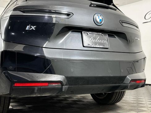 Used 2024 BMW iX xDrive50 w/ Premium Package AWD/4WD image 25