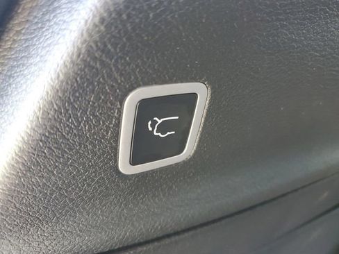 Used 2025 Chrysler Pacifica Select FWD image 37