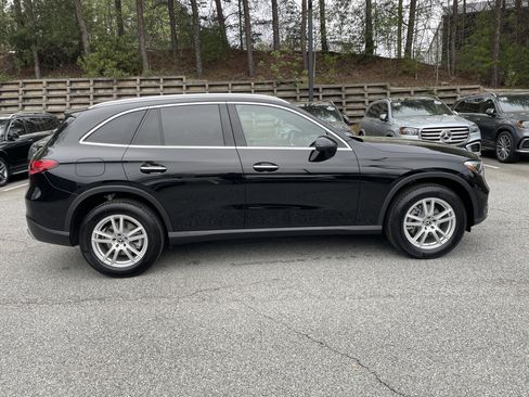 Certified 2025 Mercedes-Benz GLC 300 4MATIC image 5