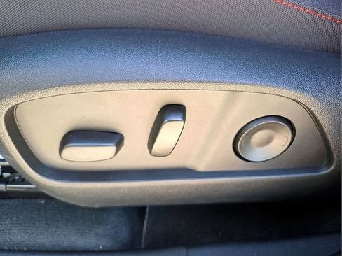New 2026 Chevrolet Equinox RS w/ Convenience Package III FWD image 17