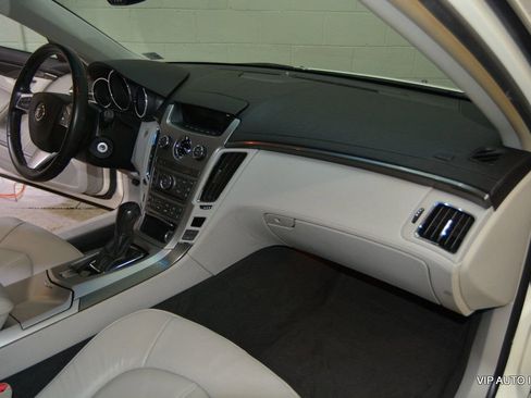 Used 2010 Cadillac CTS Wagon image 12