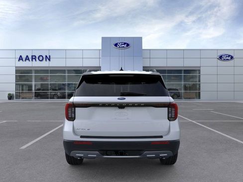 New 2026 Ford Explorer Active w/ Active Comfort Package RWD image 5
