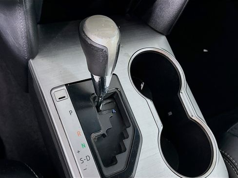 Used 2013 Toyota Camry SE image 22