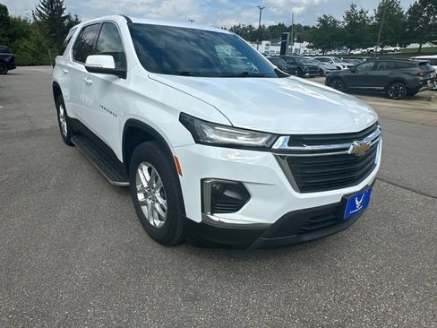 Used 2023 Chevrolet Traverse LS w/ Safety Package FWD image 8