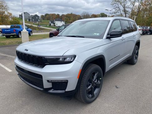 New 2025 Jeep Grand Cherokee L Limited w/ Black Appearance Package image 7