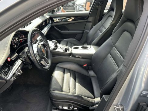 Used 2020 Porsche Panamera RWD image 16