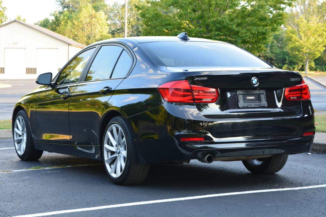 Used 2018 BMW 320i xDrive Sedan w/ Premium Package AWD/4WD image 7