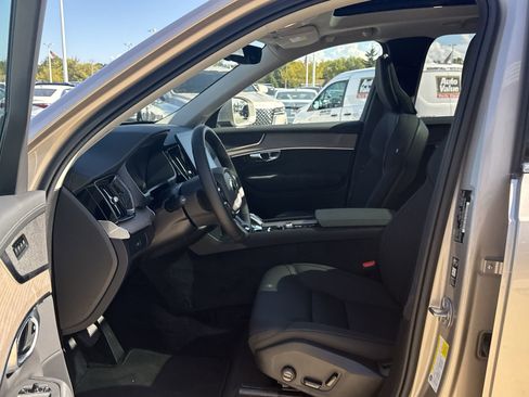 New 2026 Volvo XC90 B5 Plus w/ Protection Package image 19