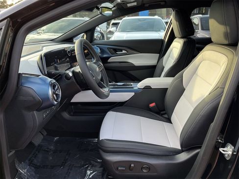 New 2026 Chevrolet Equinox EV LT image 18