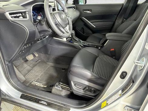 Used 2024 Toyota Corolla Cross AWD Hybrid w/ Convenience Package image 10