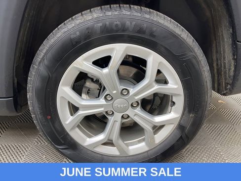 Used 2024 Jeep Compass Latitude AWD/4WD image 29