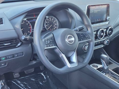 Used 2025 Nissan Sentra SV FWD image 14