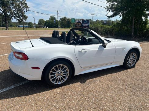 Used 2020 FIAT 124 Spider Classica w/ Technology Group RWD image 7
