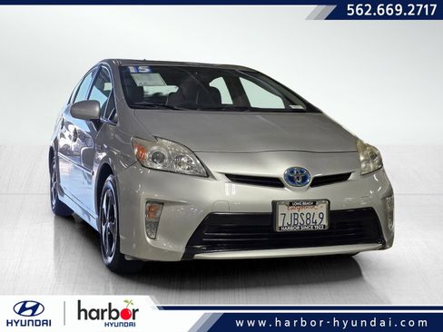 Used 2015 Toyota Prius Two image 1