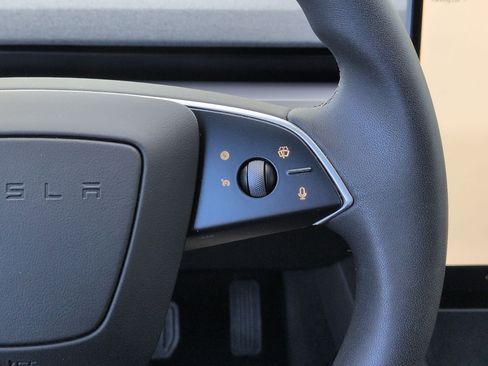 Used 2025 Tesla Model 3 image 20