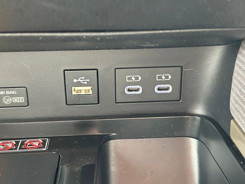 Used 2025 Toyota Camry SE FWD image 28