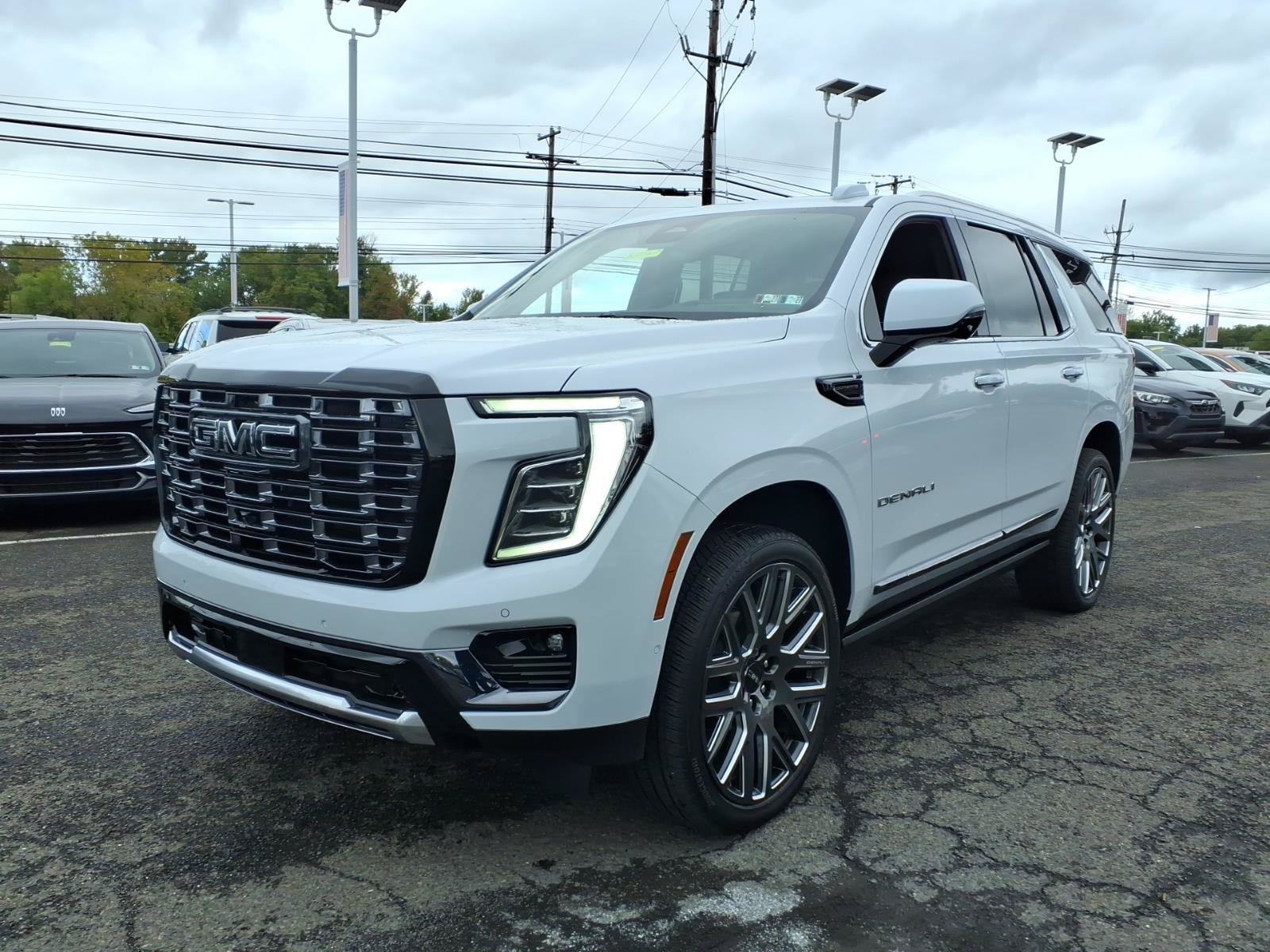 Used 2026 GMC Yukon Denali Ultimate AWD/4WD image 8