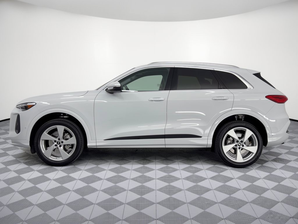Used 2026 Audi Q5 Premium Plus AWD/4WD image 2