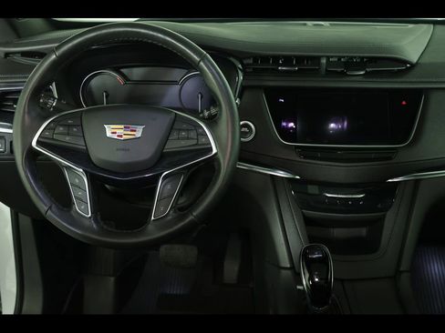 Used 2023 Cadillac XT5 Premium Luxury w/ LPO, Floor Liner Package AWD/4WD image 19