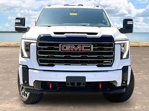 Used 2025 GMC Sierra 2500 AT4 w/ AT4 Premium Plus Package AWD/4WD image 2