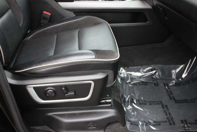 Used 2023 RAM 1500 Laramie AWD/4WD image 34