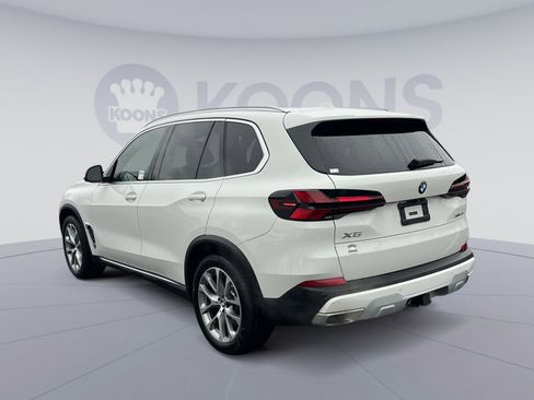 Used 2024 BMW X5 xDrive40i w/ Premium Package image 4