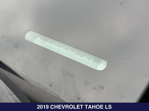 Used 2019 Chevrolet Tahoe LS RWD image 2