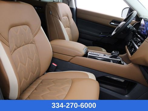 New 2026 Nissan Pathfinder Platinum image 23